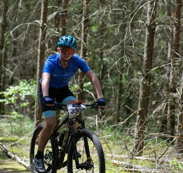 Welche Ernährungsstrategien unterstützen die Leistung beim Radfahren?